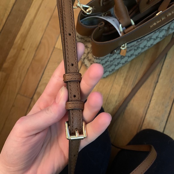 Brand new Michael kors Chelsea bag - Picture 4 of 6